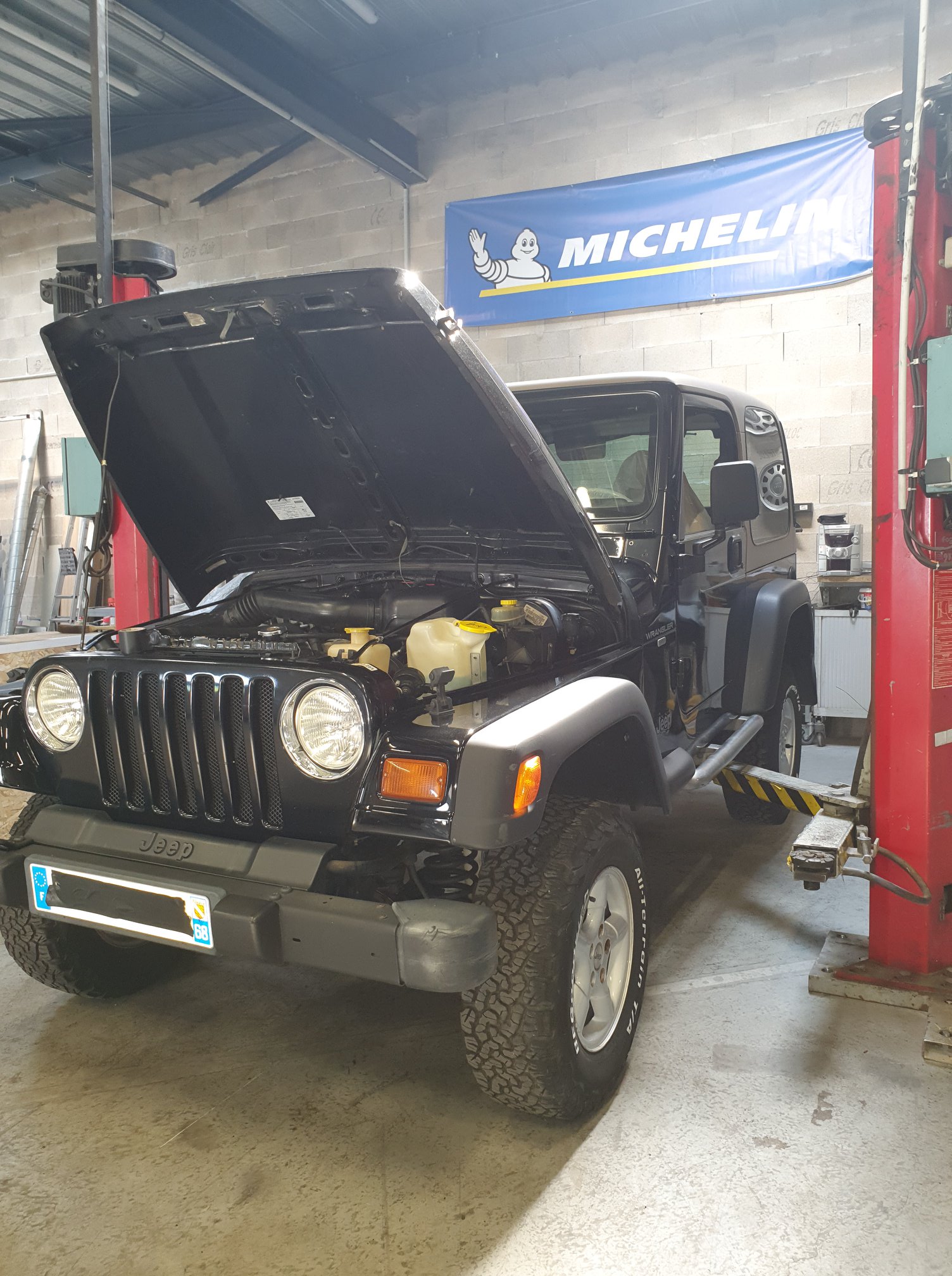 Entretien avant contrôle technique pour une Jeep réalisé par le garage JR MOTORS à Sausheim.